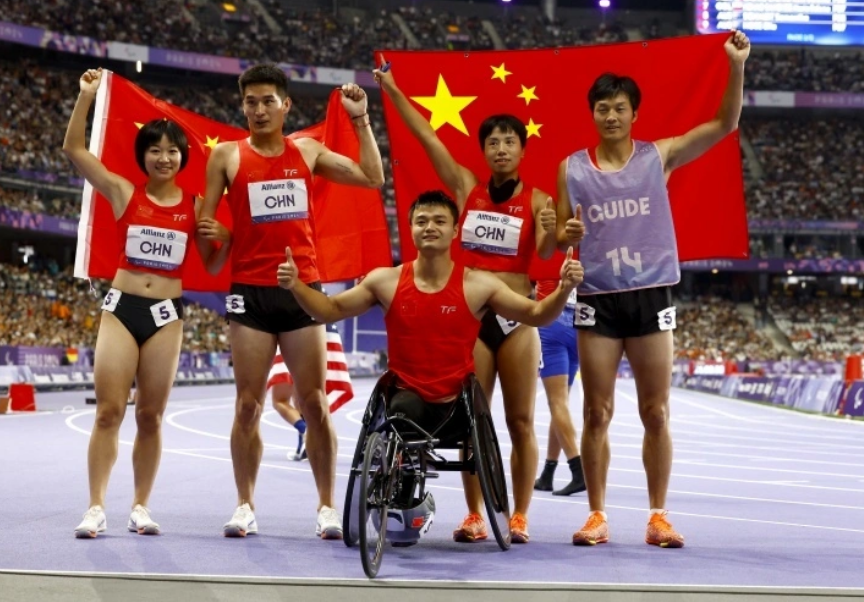 巴黎残奥会田径4x100米混合接力，中国队逆转获得金牌，并打破世界纪录！