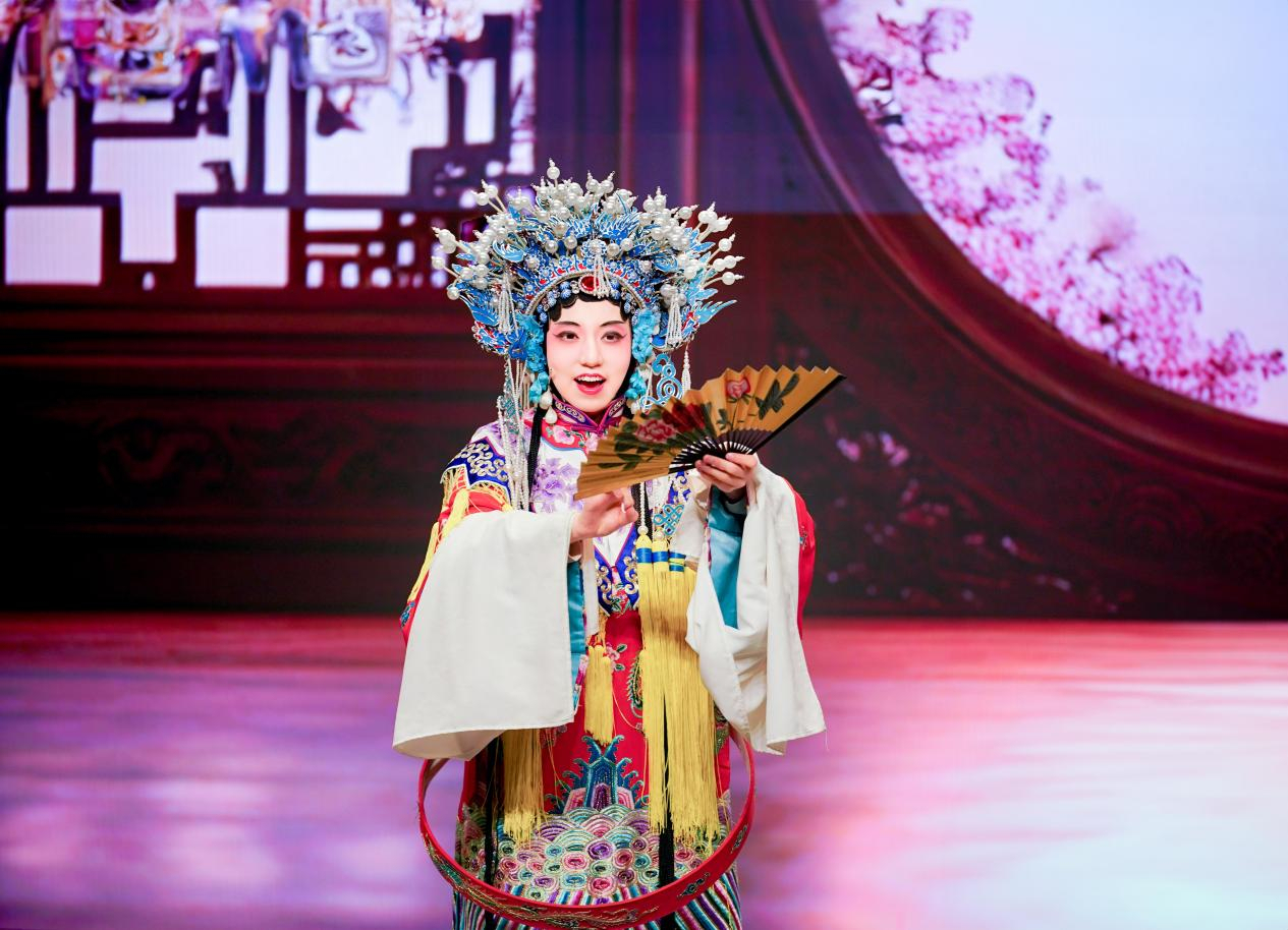 “粉墨传情·星心相映”2025世界孤独症日国粹艺术主题活动在京举办