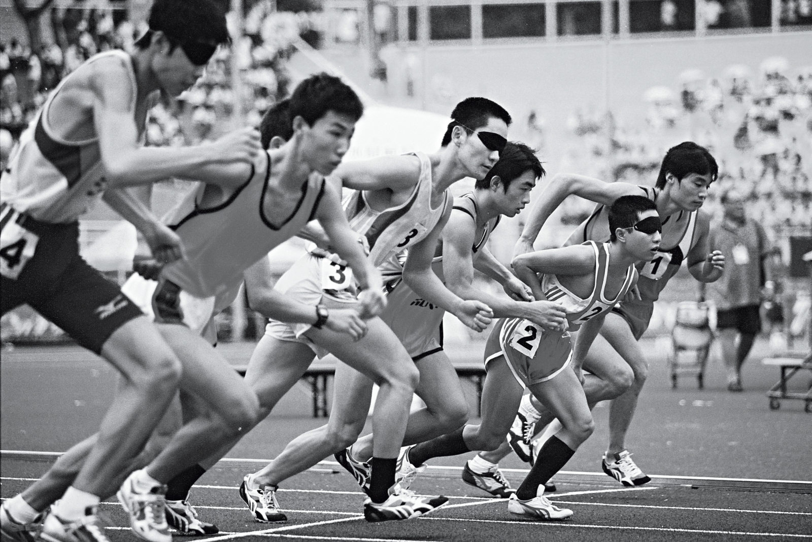 改革开放以来，我国残疾人事业发生了翻天覆地的变化，广大残疾人面貌有了根本性的改变，他们突破身体障碍，走向社会，激励一代代残疾人努力奋斗，他们的故事是中华民族自强不息、团结奋斗精神的生动实践。（摄影  张和勇） (2).jpg